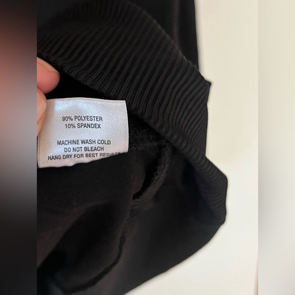 Feat Women's Full Set Pullover Roam Hoodie + Roam Shorts Black Size Small - Picture 11 of 16